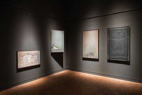 El movimiento perpuetuo del muro Tàpies Antoni